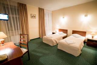 Отель Good Stay Dinaburg Spa Hotel Даугавпилс Стандартный двухместный номер с 2 отдельными кроватями, посещение оздоровительного центра (по утрам)-3